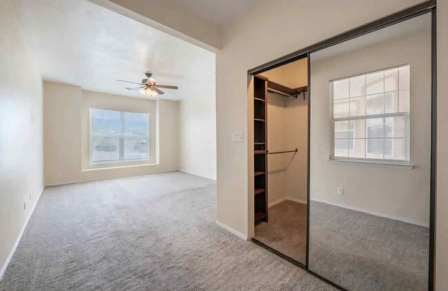 Building Photo - 2436 Manzano Loop NE