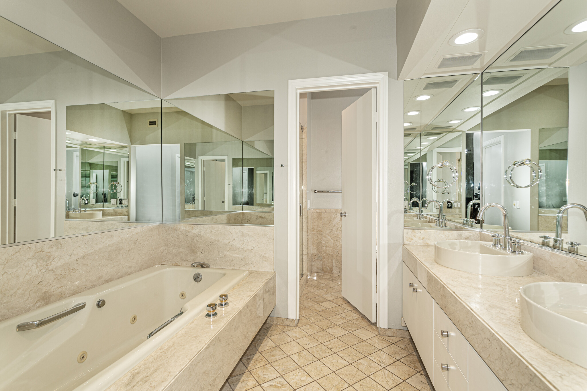 Primary bathroom - 700 Front St