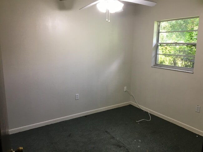 Building Photo - 1450 E Church St