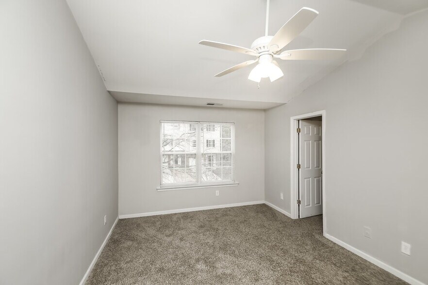 Building Photo - 713 Celeste Ln