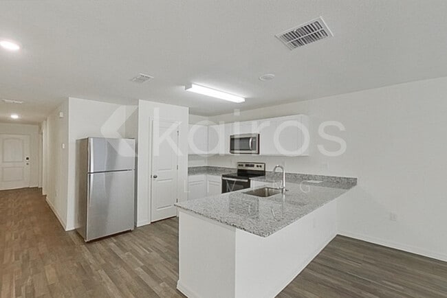 Building Photo - 12093 Cochran Ave