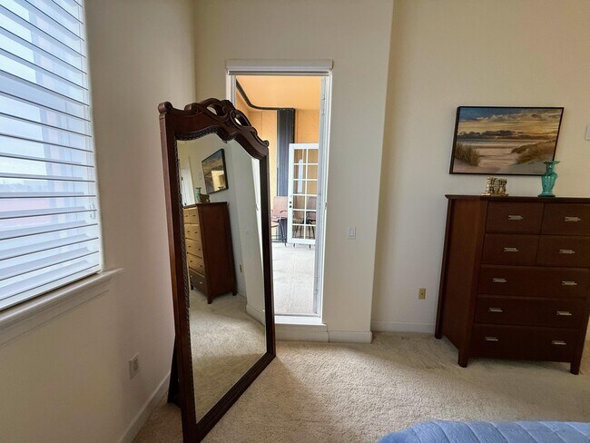 Building Photo - 20 Orange Ave