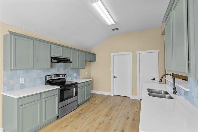 Building Photo - 1109 Caroline Dr