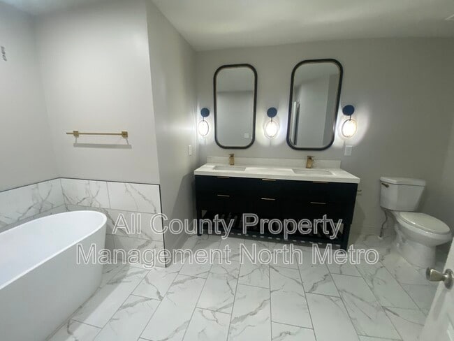 Building Photo - 3911 High Dove Way SW