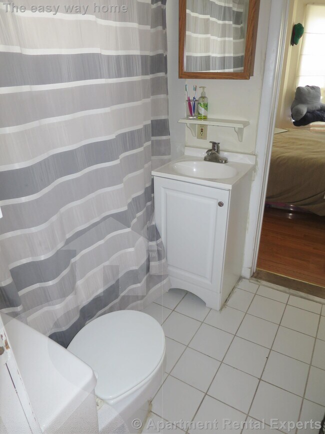 Building Photo - 143-145 Orchard St Unit #5