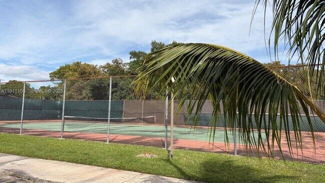 Building Photo - 7925 Fairview Dr