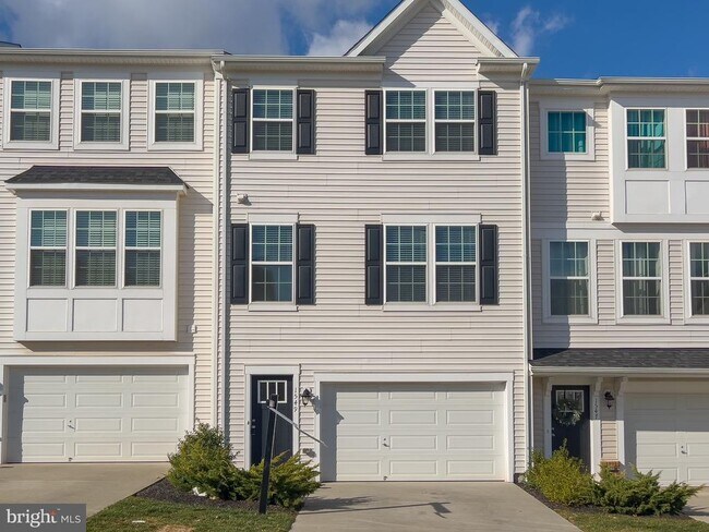 Building Photo - 1549 Wilmer Park Ln