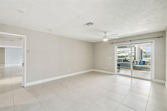 Building Photo - 5050 Porpoise Pl