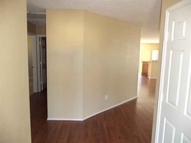 Building Photo - 1601 White Oak Rd