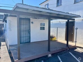 Building Photo - Charming Studio in Fairmont Village – Porc...