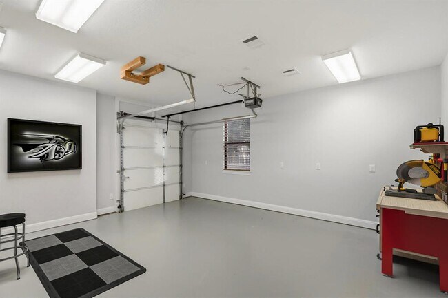 Building Photo - 17813 Kingfisher Ridge Dr