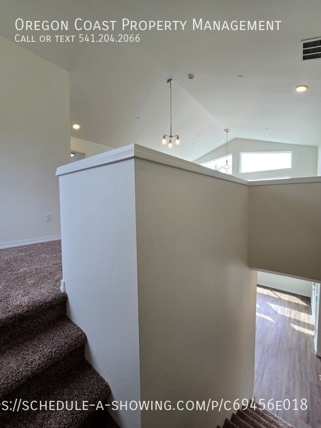 Building Photo - 4822 SW 48th Ct