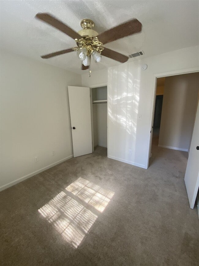 Building Photo - 3701 Donovan Dr