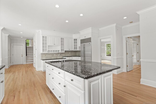 Building Photo - 5 Winthrop Hill