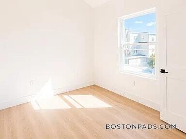 Building Photo - 275 Shrewsbury St