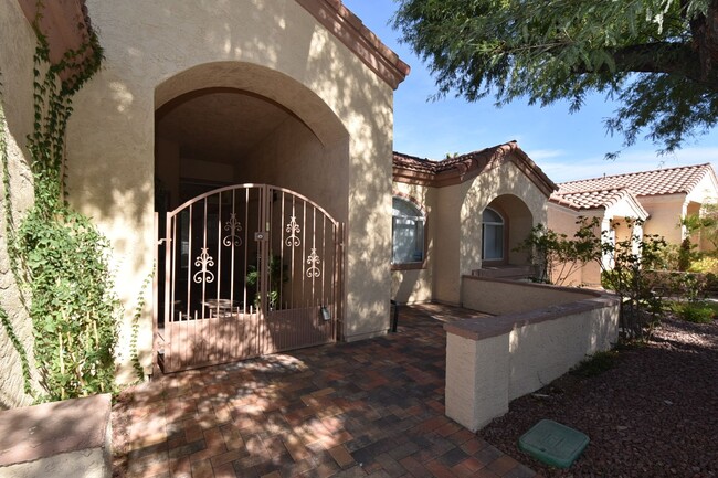 Building Photo - Amazing 3 Bedroom House at Desert Shores!