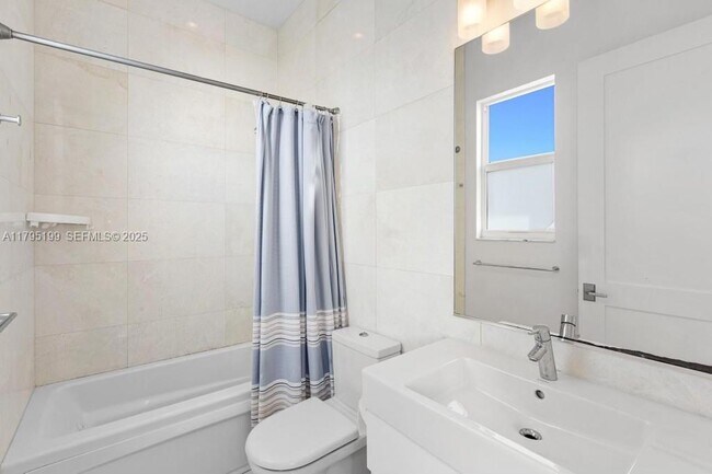 Building Photo - 689 Glenridge Rd