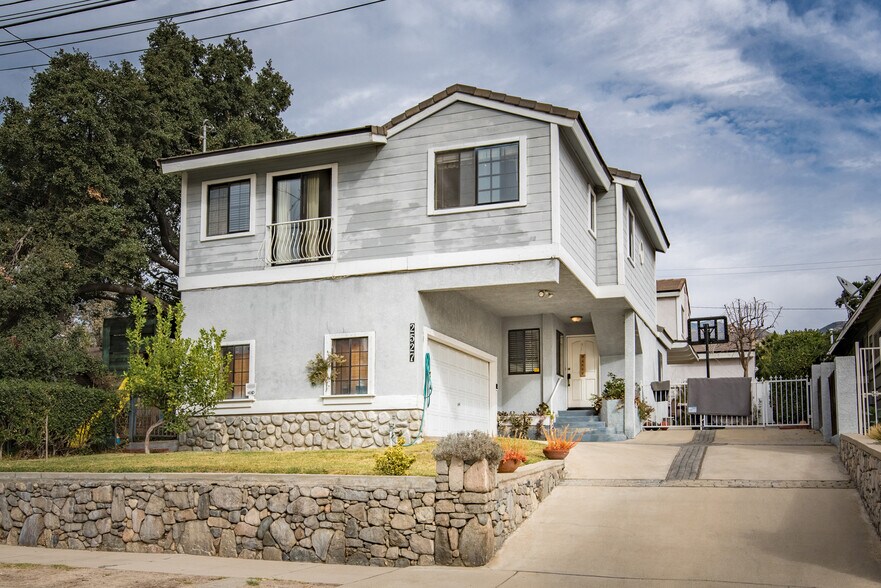 Primary Photo - 2527 Piedmont Ave
