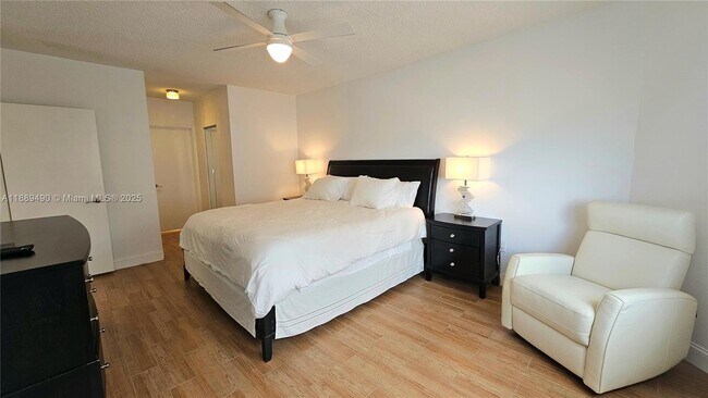 Building Photo - 1980 S Ocean Dr