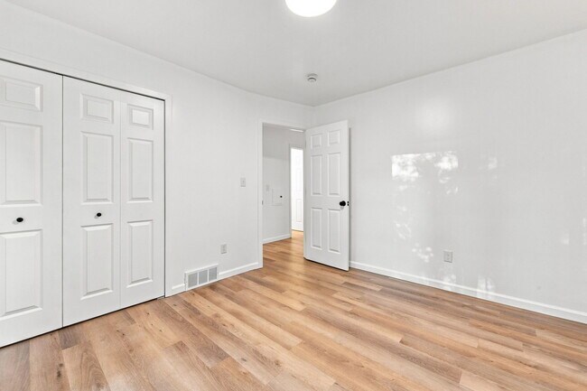 Building Photo - 22529 Tuscany Ave