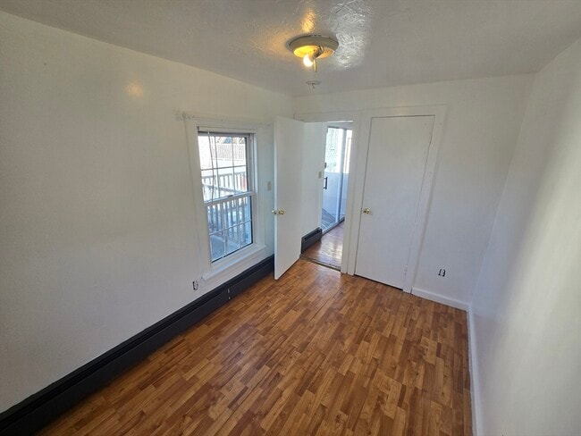 Building Photo - 176 Green St