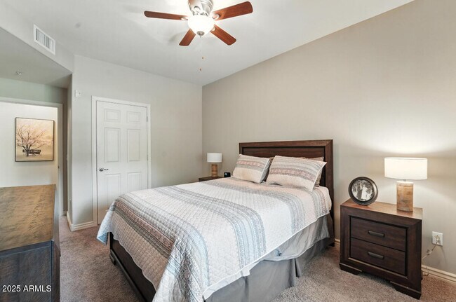 Building Photo - 5350 E Deer Valley Dr