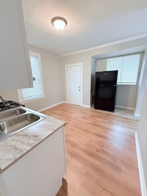 Building Photo - 6614 Chamberlain Ave