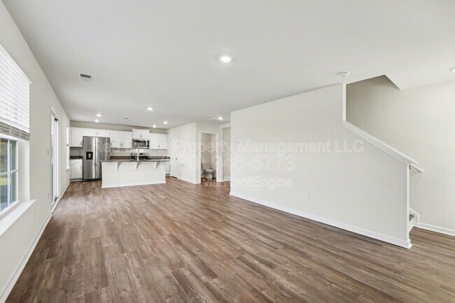 Building Photo - 7847 Whispering Strm Dr