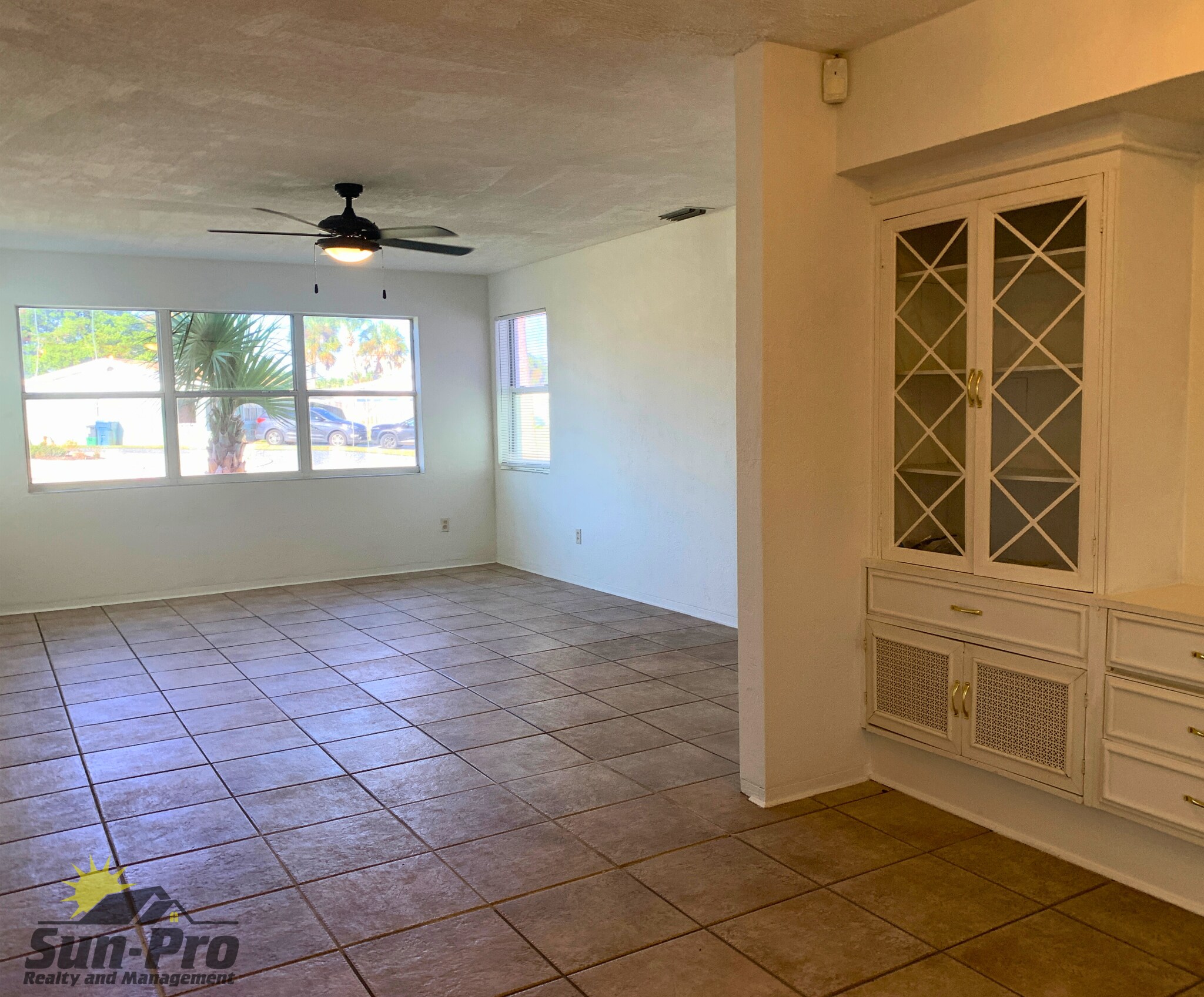 Building Photo - 40 Beechwood Dr