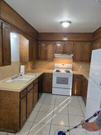 Building Photo - 127 Regency Ave