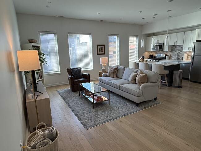 Primary Photo - 2141-43 E Firth St
