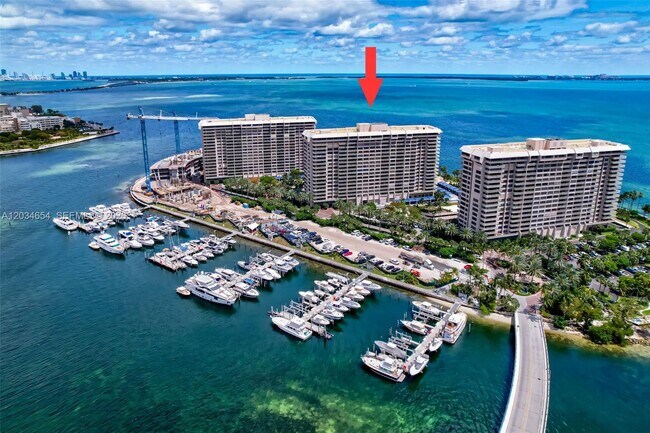 Building Photo - 2 Grove Isle Dr