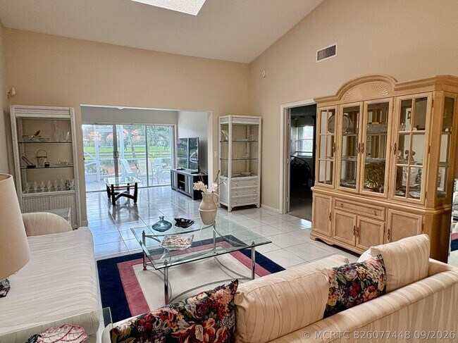 Building Photo - 7702 Majestic Palm Dr