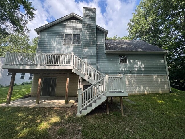 Building Photo - Stunning 4 Bed 3.5 Bath Home With Deck And...