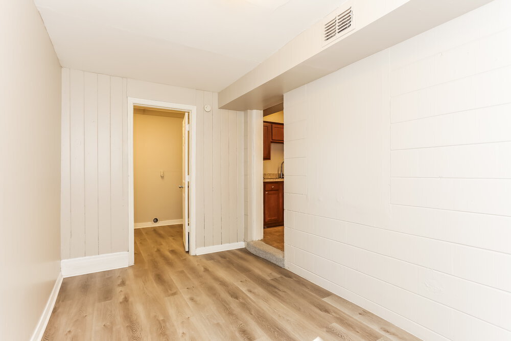 Building Photo - 7244 Rhode Island Dr E