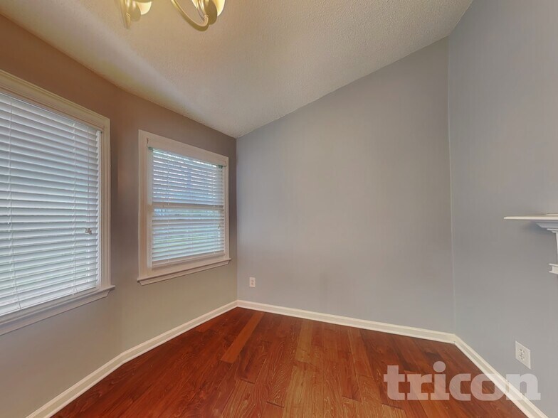 Building Photo - 244 Chastain Way