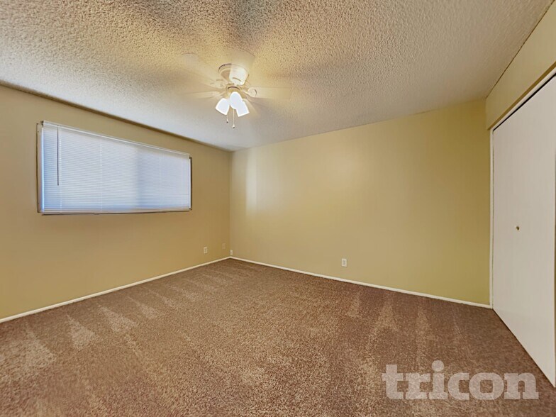 Building Photo - 6258 W Wolf St