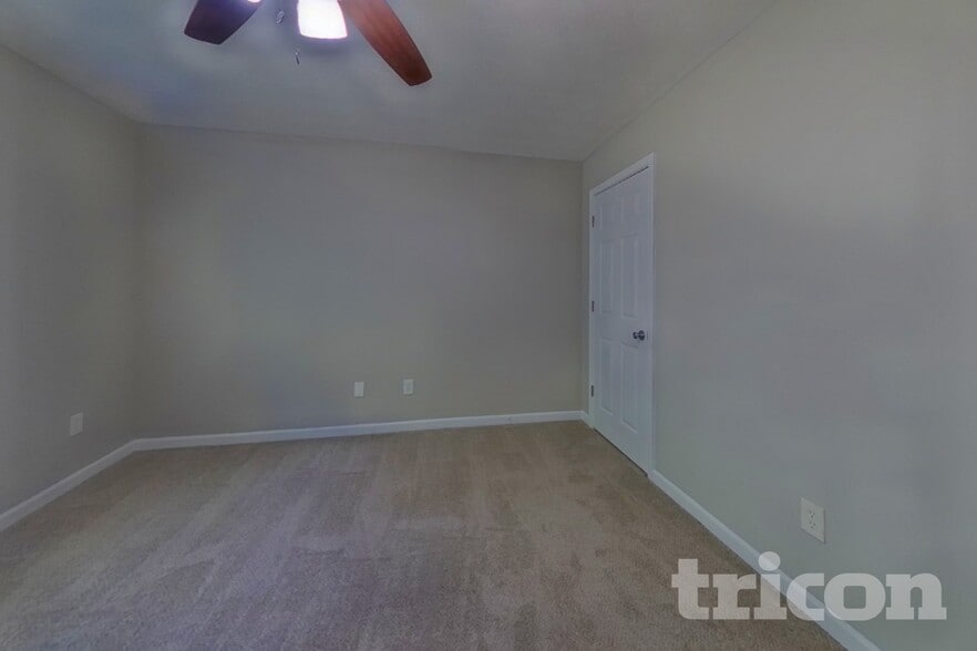 Building Photo - 315 Avonlea Dr
