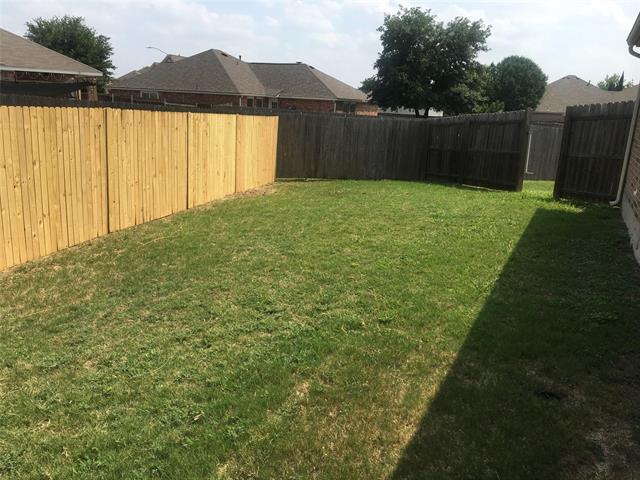 Building Photo - 8652 Fernhill Dr