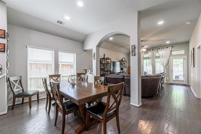 Building Photo - 143 Sunrise Haven Dr