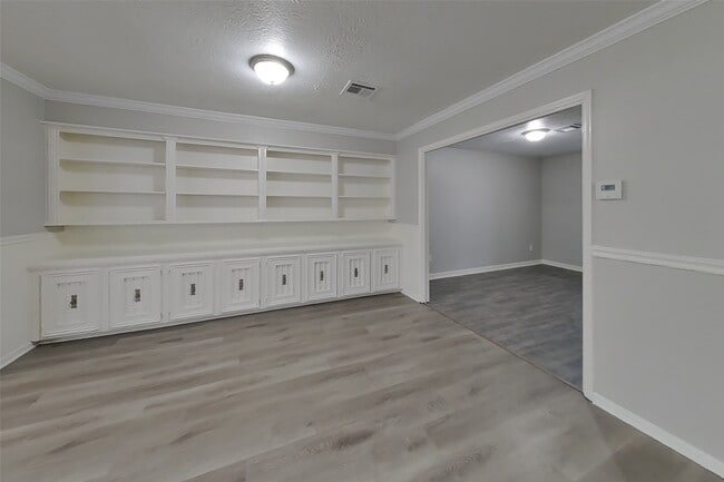 Building Photo - 2307 Hilton Head Dr