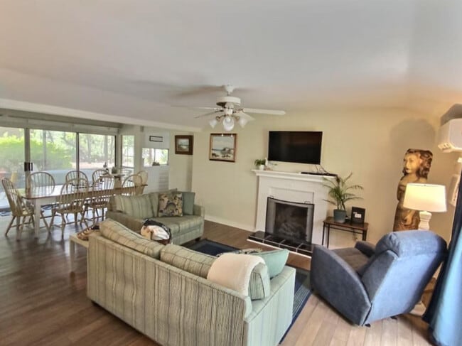 Building Photo - 11520 Council Ln