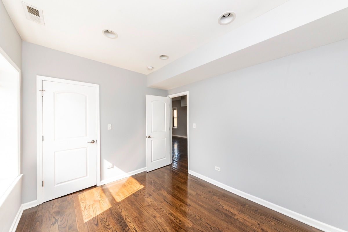 Building Photo - 1010 S 1st Ave