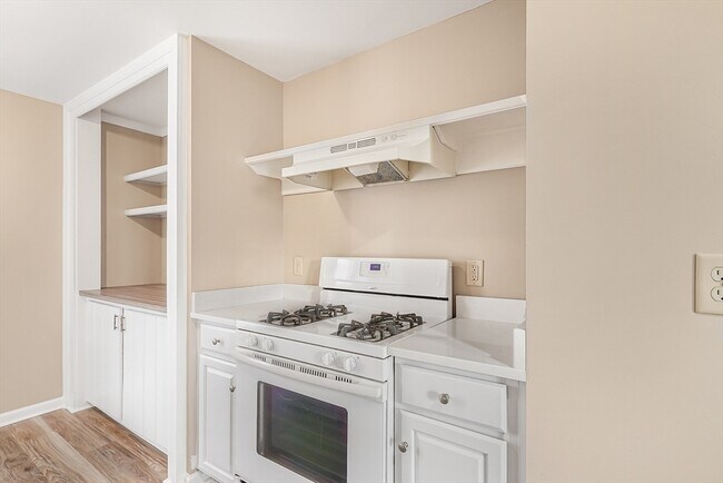 Building Photo - 12 Franklin Ave