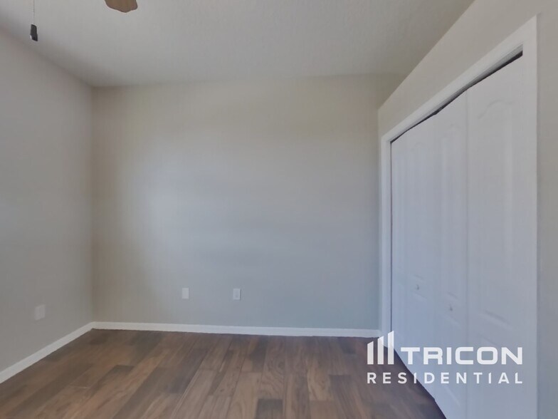 Building Photo - 24409 Breezy Oak Ct