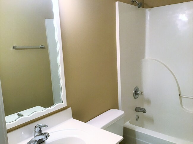 Building Photo - 3648 S Naples Ct