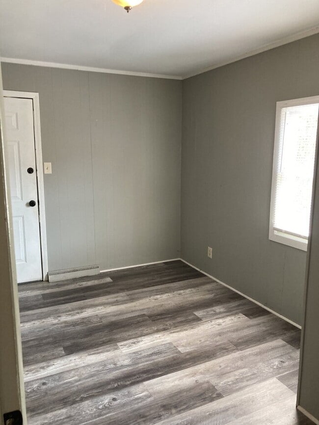 Building Photo - 125 Mallard St