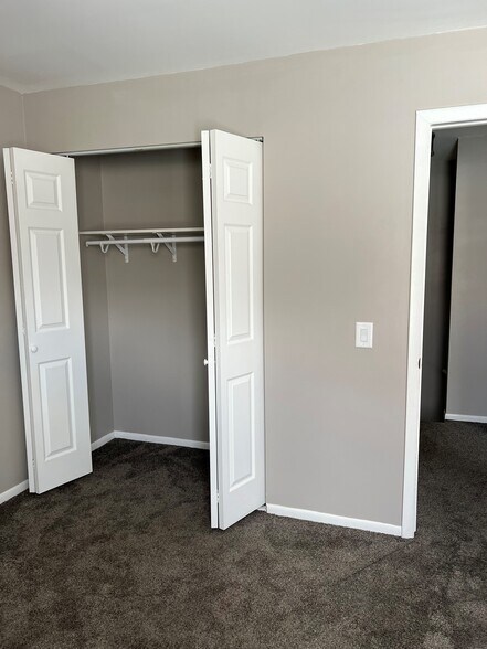 Building Photo - 770 N Main St