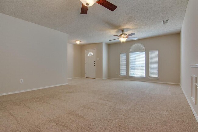 Building Photo - 507 Blueberry Hill Ln