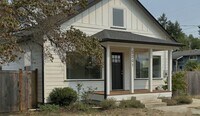 Building Photo - Gorgeous remodeled 4 bed 2.5 bathroom home!